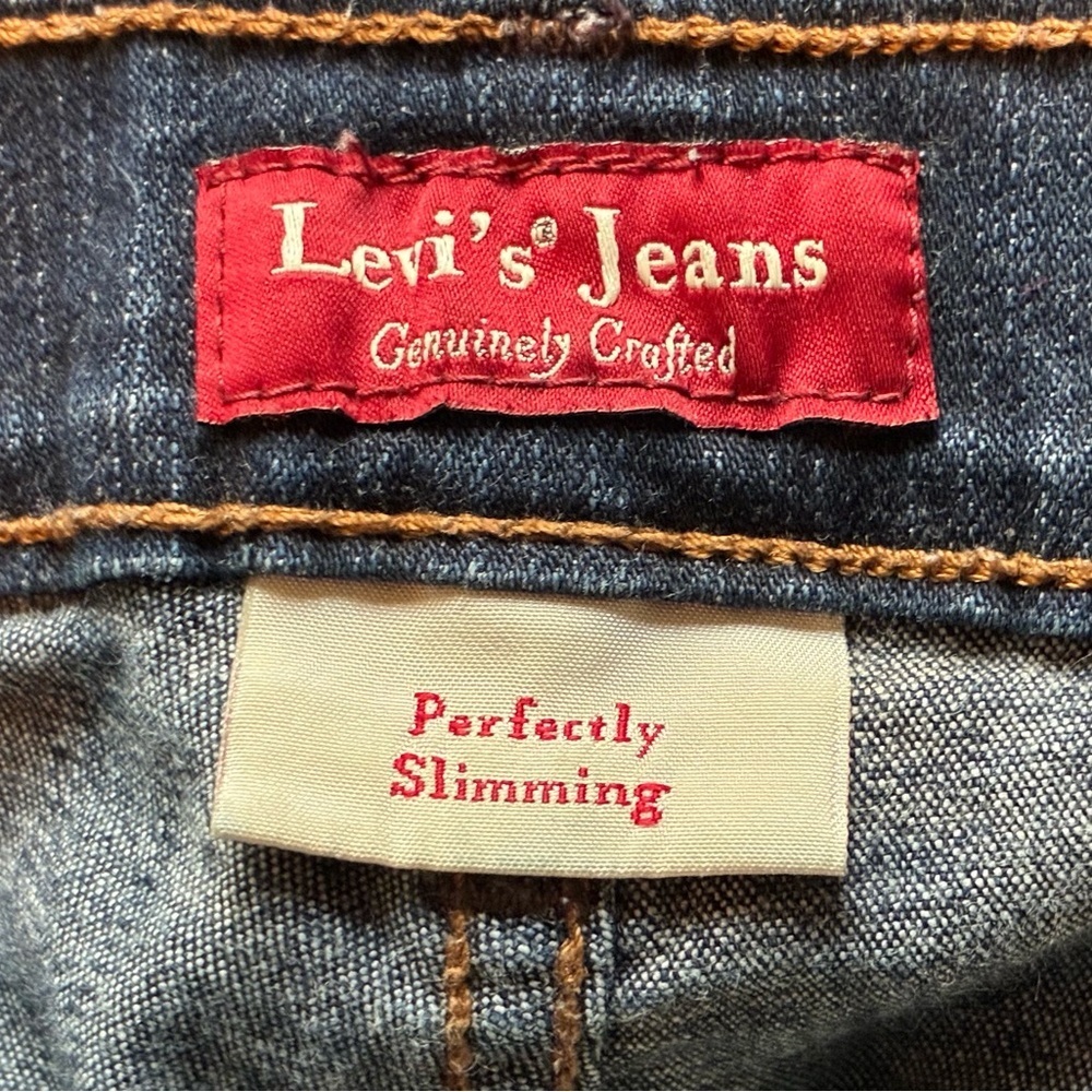 Levi’s Perfectly Slimming Jeans Size 10 Medium Dark Wash Bootcut Y2K - Picture 8 of 14